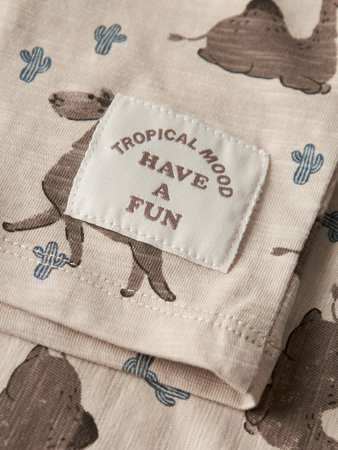 model_shot-front_full